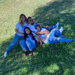 Meet your Posher, Laurayroberto